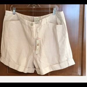 NWT Charlie Paige linen shorts 4” inseam perfect